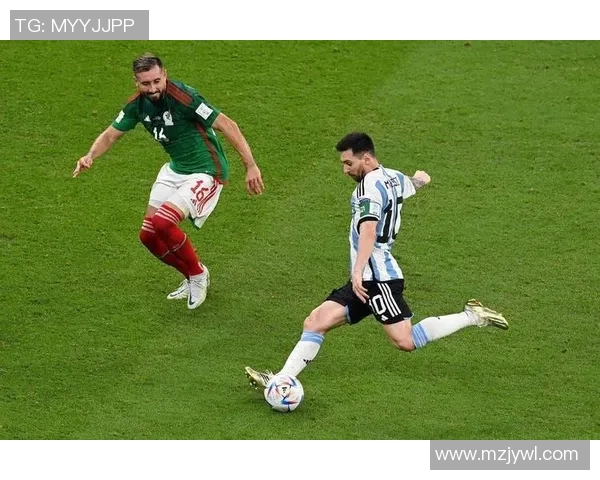 足球明星阶梯图鉴展示各大球星风采与成就的精彩瞬间与历史回顾 足球明星阶梯图鉴展示各大球星风采与成就的精彩瞬间与历史回顾