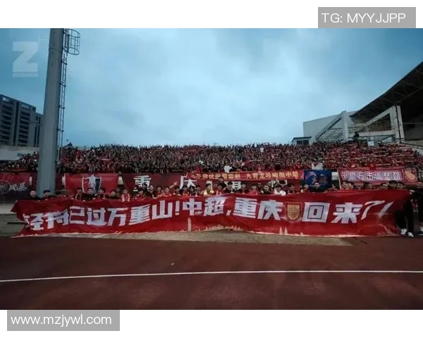 重庆足球队技术争议引发热议球迷与专家观点碰撞激烈 重庆足球队技术争议引发热议球迷与专家观点碰撞激烈
